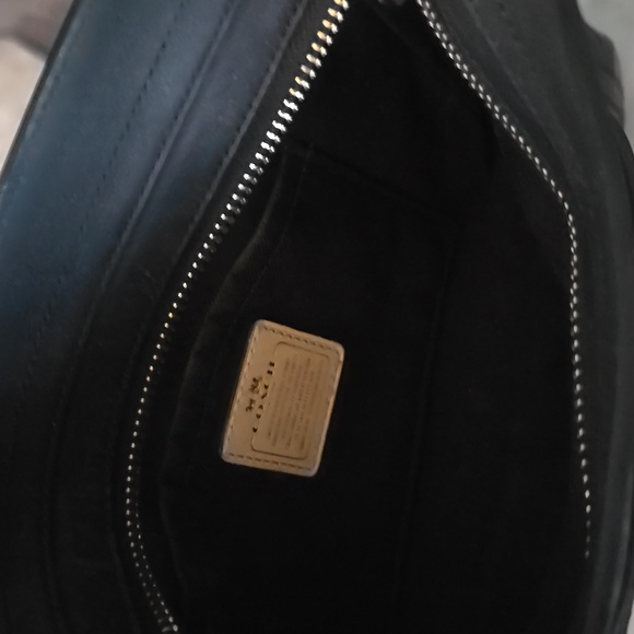 Coach black leather embossed small crossbody gold detail - Picture 10 of 13